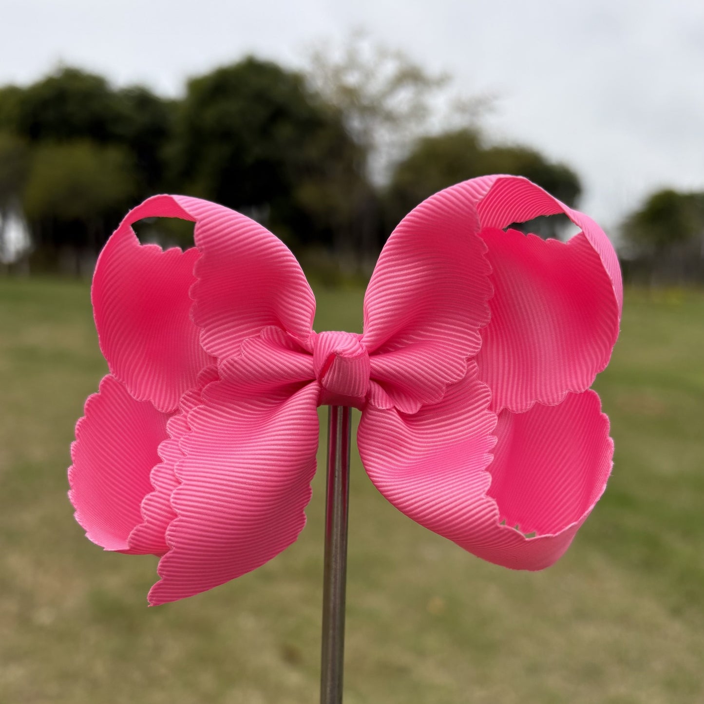 4 IN Hot Pink Scalloped Hair Bows