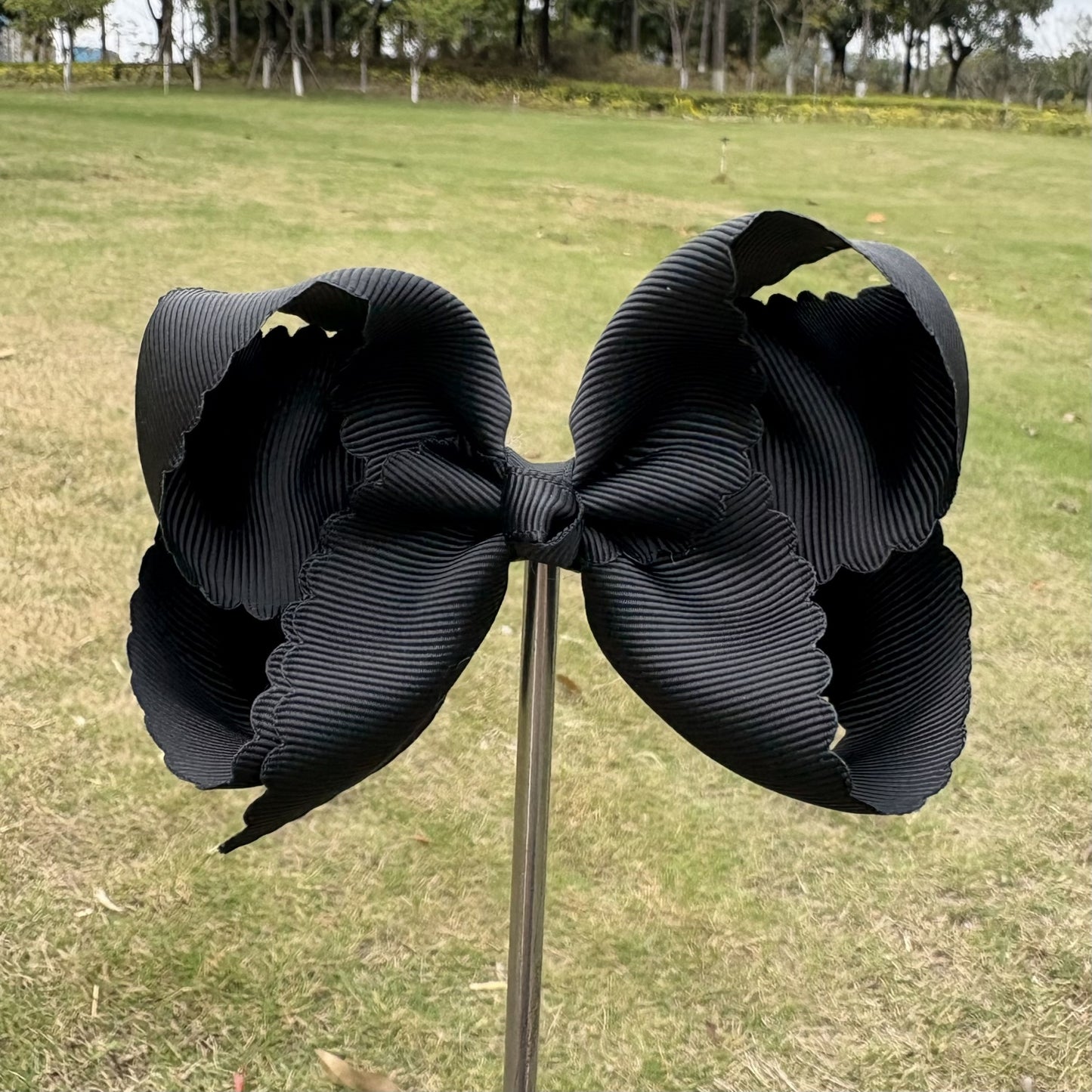4 IN Black Scalloped Hair Bows