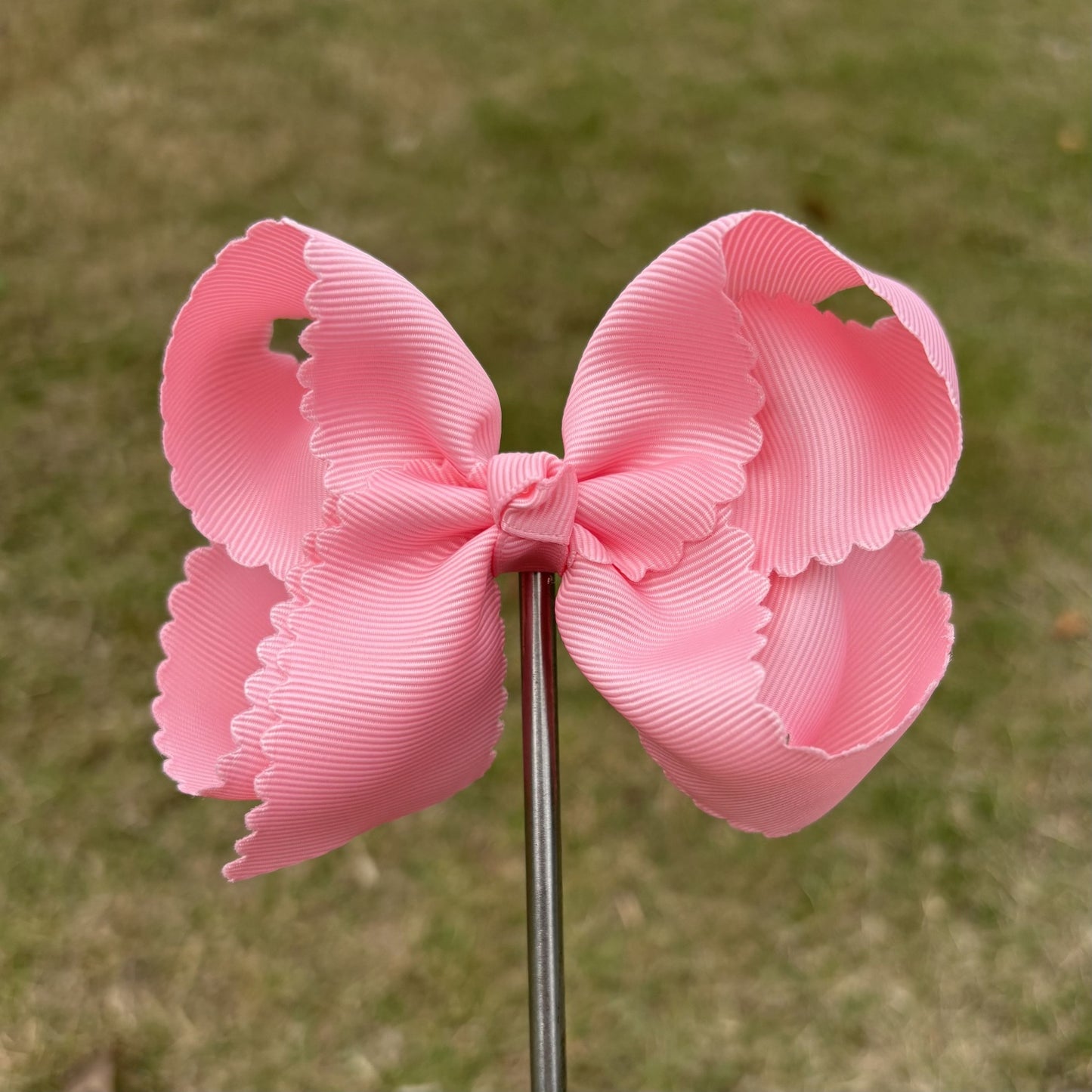 4 IN Lt.Pink Scalloped Hair Bows
